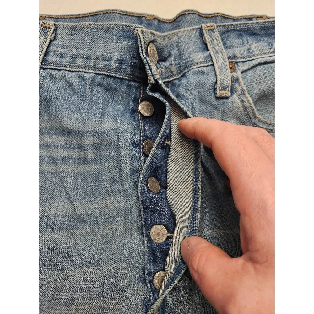 Levis 501 Jeans Mens 38x32 Blue Medium Wash‎ Straight Leg Button Fly Denim Pants